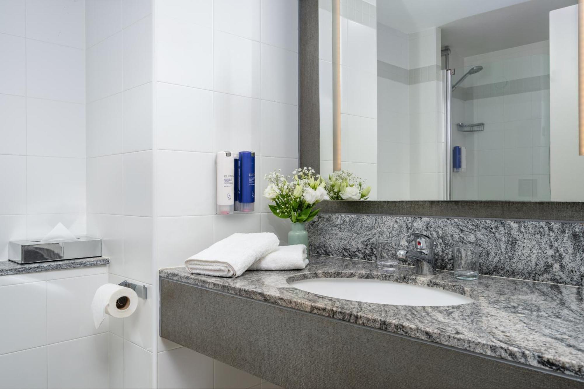 The Galmont Hotel & Spa Galway Esterno foto